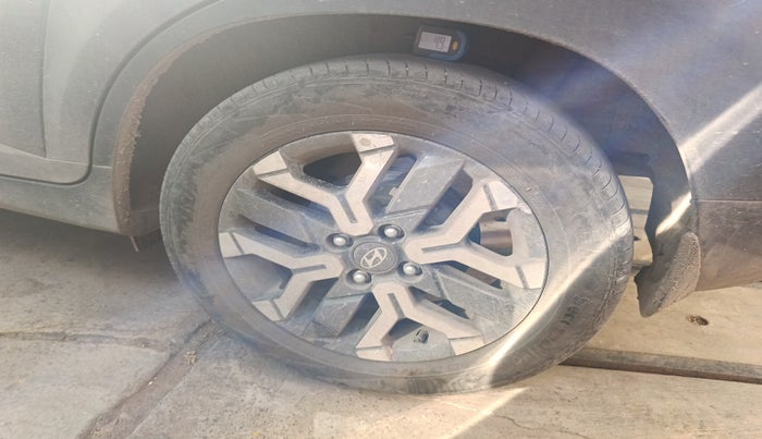 2024 Hyundai EXTER SX(O) 1.2 AMT, Petrol, Automatic, 27,305 km, tyre