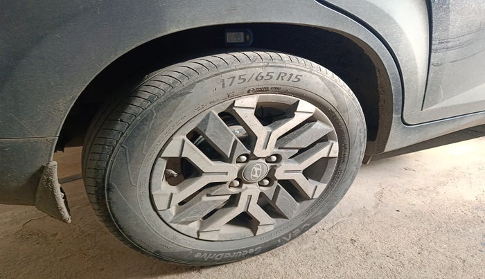 2024 Hyundai EXTER SX(O) 1.2 AMT, Petrol, Automatic, 27,305 km, tyre