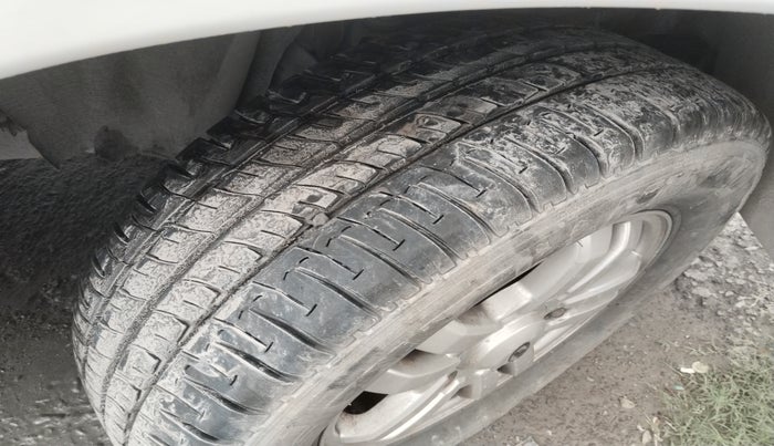 2014 Mahindra Scorpio VLX 2WD, Diesel, Manual, 92,952 km, tyre