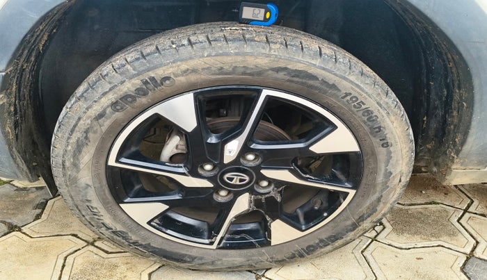 2021 Tata PUNCH CREATIVE AMT 1.2 RTN DUAL TONE, Petrol, Automatic, 11,249 km, tyre