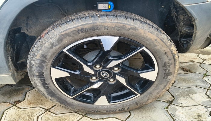 2021 Tata PUNCH CREATIVE AMT 1.2 RTN DUAL TONE, Petrol, Automatic, 11,249 km, tyre
