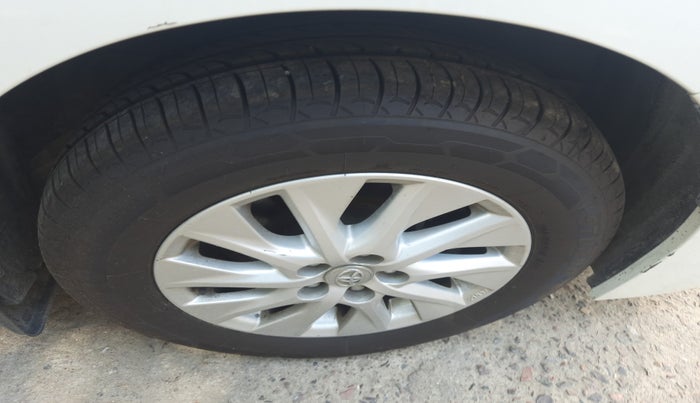2019 Toyota Corolla Altis G PETROL, Petrol, Manual, 90,306 km, tyre