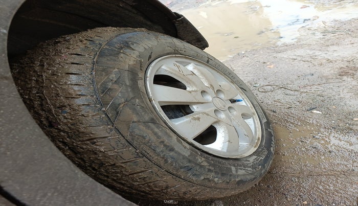 2011 Maruti Ritz ZXI, Petrol, Manual, 1,20,526 km, tyre