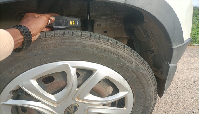 2016 Mahindra Kuv100 K4 6 STR, Petrol, Manual, 61,985 km, tyre