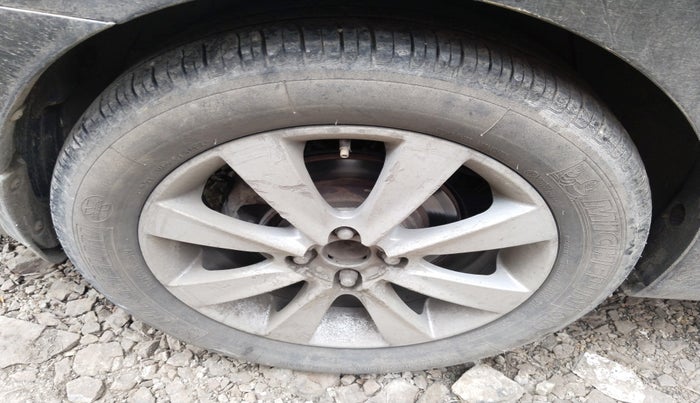 2012 Hyundai Verna FLUIDIC 1.6 CRDI SX, Diesel, Manual, 1,97,233 km, tyre