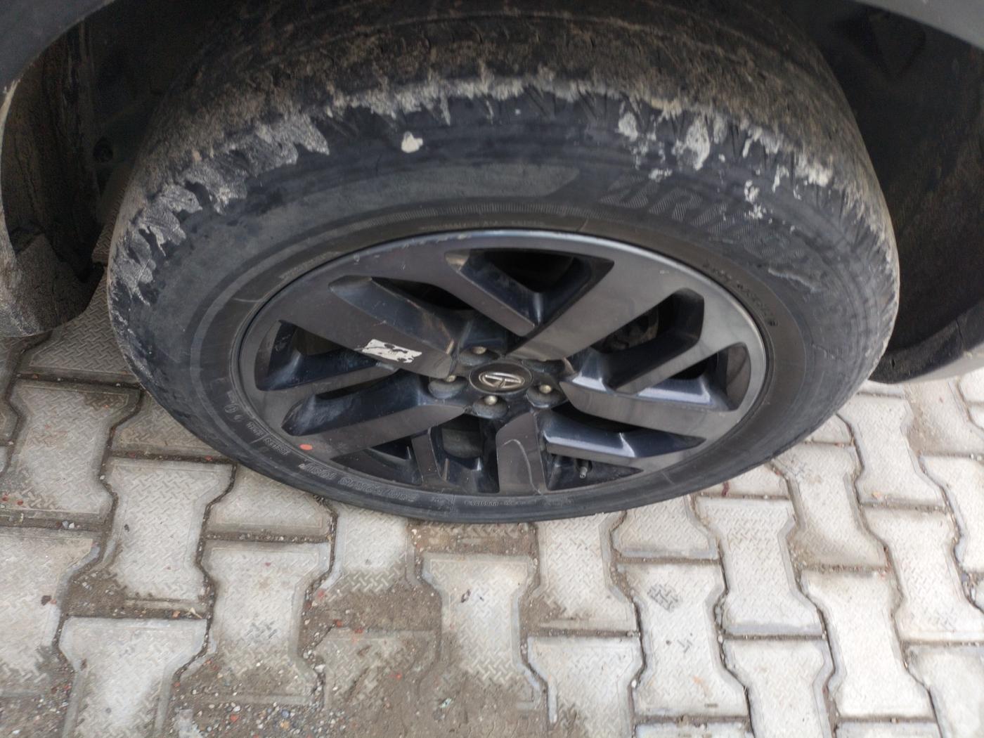 2022 Tata Harrier XZ PLUS 2.0L DARK EDITION, Diesel, Manual, 80,694 km, tyre