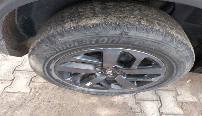 2022 Tata Harrier XZ PLUS 2.0L DARK EDITION, Diesel, Manual, 80,694 km, tyre