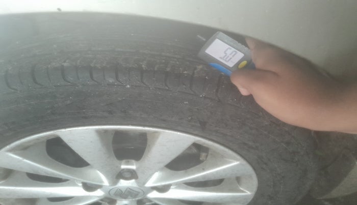 2014 Maruti Ertiga ZXI, Petrol, Manual, 98,436 km, tyre