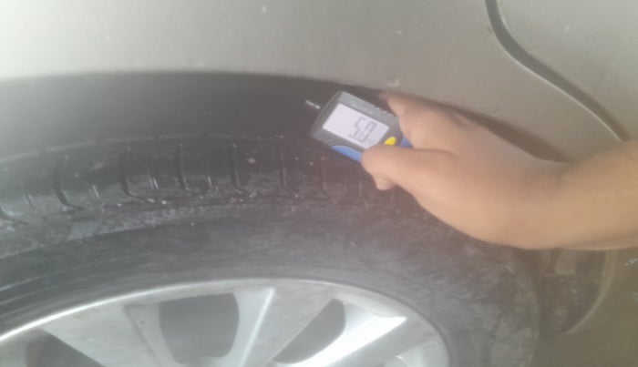 2014 Maruti Ertiga ZXI, Petrol, Manual, 98,436 km, tyre