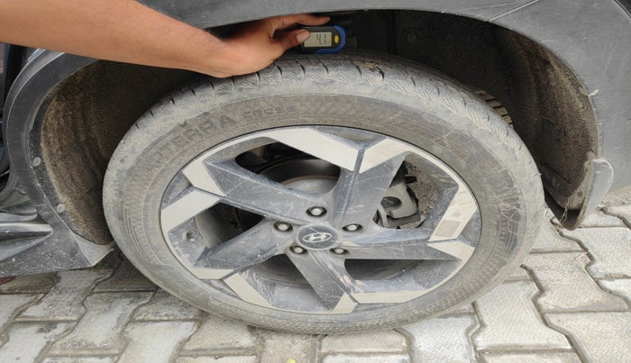 2022 Hyundai ALCAZAR 1.5 SIGNATURE (O) AT 6STR, Diesel, Automatic, 44,514 km, tyre