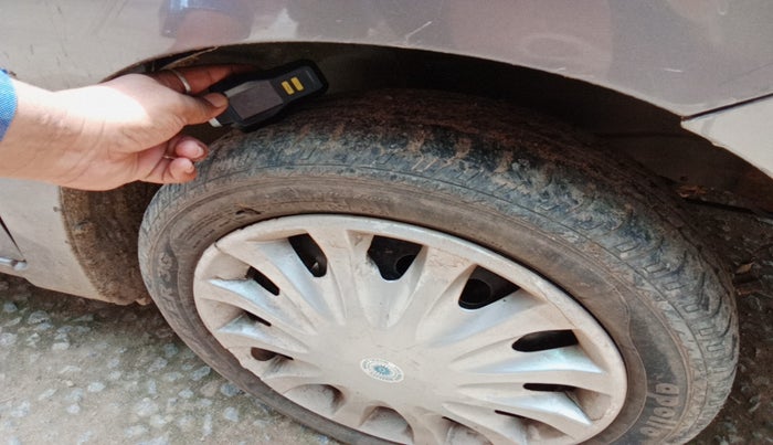 2012 Maruti Wagon R 1.0 VXI, Petrol, Manual, 10,70,545 km, tyre