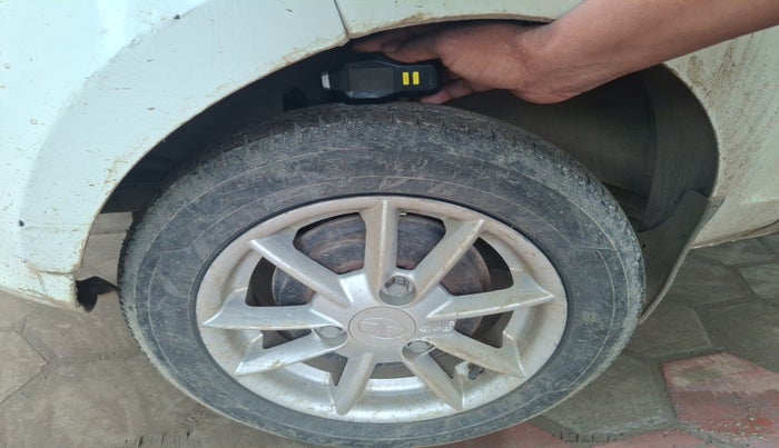 2015 Tata Nano TWIST XTA, Petrol, Automatic, 8,129 km, tyre