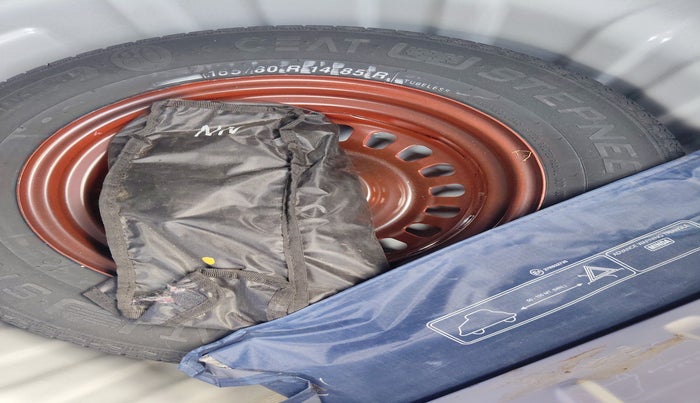 2024 Renault Kiger RXL MT, Petrol, Manual, 12,183 km, tyre