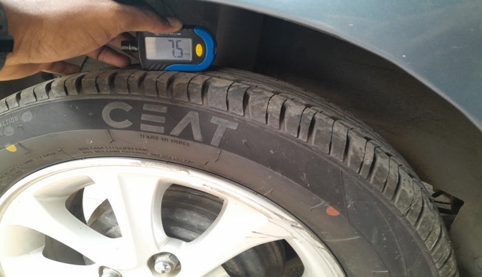 2014 Hyundai Grand i10 ASTA AT 1.2 KAPPA VTVT, Petrol, Automatic, 1,19,848 km, tyre