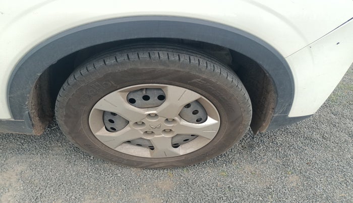 2023 Mahindra XUV300 W6 1.2 PETROL, Petrol, Manual, 16,677 km, tyre