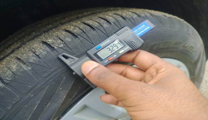 2021 KIA SONET HTK PLUS 1.2, Petrol, Manual, 50,635 km, tyre