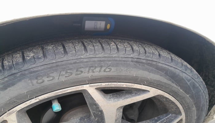 2011 Hyundai Accent GLE, Petrol, Manual, 1,41,905 km, tyre