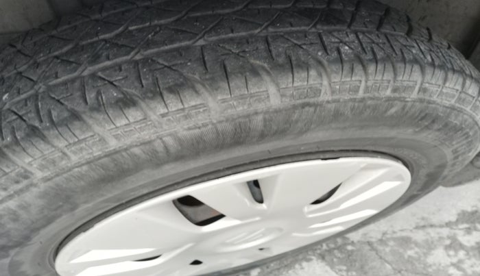 2014 Maruti Swift VDI, Diesel, Manual, 1,18,433 km, tyre