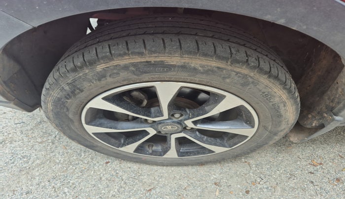 2020 Tata NEXON XM SUNROOF PETROL, Petrol, Manual, 53,558 km, tyre