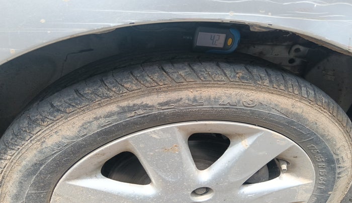 2012 Nissan Micra XV DIESEL, Diesel, Manual, 1,57,304 km, tyre