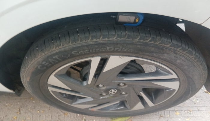 2021 Hyundai NEW I20 ASTA 1.2 MT DUAL TONE, Petrol, Manual, 49,731 km, tyre