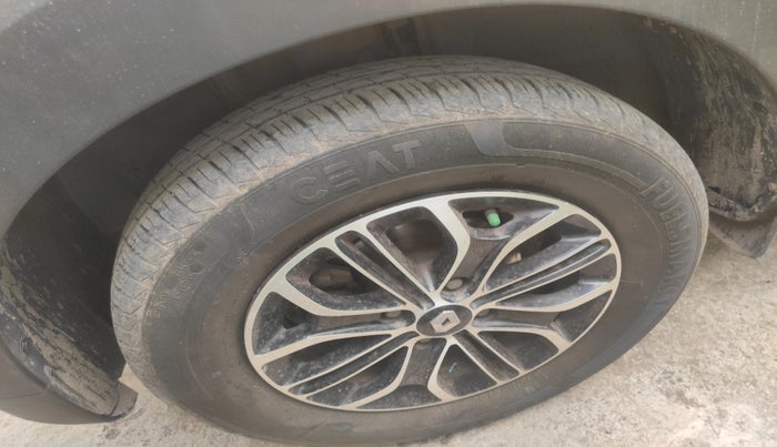 2019 Renault TRIBER RXT, Petrol, Manual, 30,622 km, tyre
