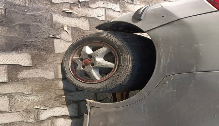 2012 Maruti Wagon R 1.0 LXI, Petrol, Manual, 1,91,812 km, tyre