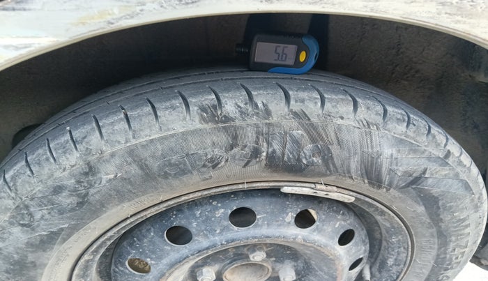 2018 Maruti Dzire VDI, Diesel, Manual, 1,29,184 km, tyre
