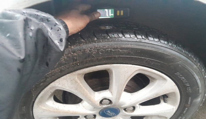 2012 Ford Figo TITANIUM 1.4 DIESEL, Diesel, Manual, 1,31,811 km, tyre