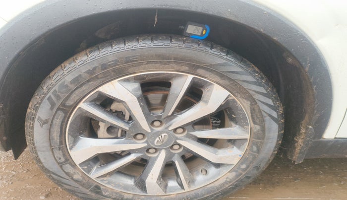 2021 Mahindra XUV300 W8 (O) 1.5 DIESEL, Diesel, Manual, 71,909 km, tyre