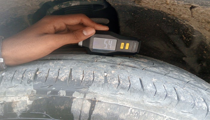 2024 Tata Safari ACCOMPLISHED PLUS DARK EDITION, Diesel, Manual, 37,288 km, tyre
