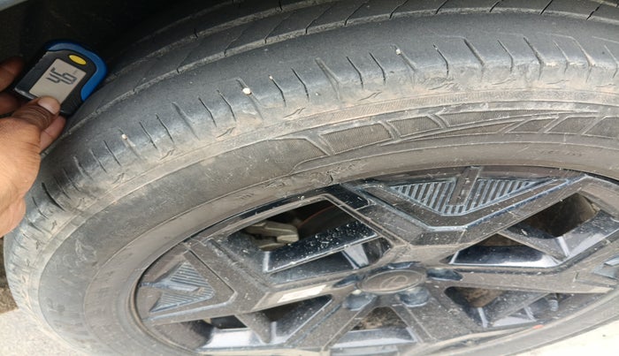 2024 Tata Safari ACCOMPLISHED PLUS DARK EDITION, Diesel, Manual, 37,288 km, tyre