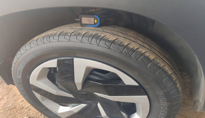 2023 Nissan MAGNITE XE, Petrol, Manual, 52,476 km, tyre
