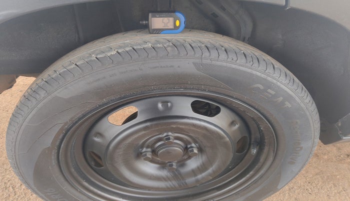 2023 Nissan MAGNITE XE, Petrol, Manual, 52,476 km, tyre