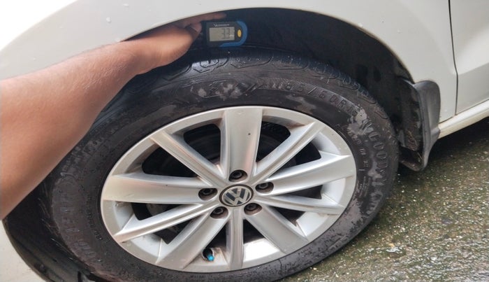 2016 Volkswagen Vento HIGHLINE 1.5 AT, Diesel, Automatic, 1,14,556 km, tyre