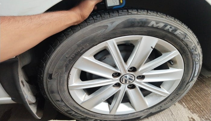 2016 Volkswagen Vento HIGHLINE 1.5 AT, Diesel, Automatic, 1,14,556 km, tyre