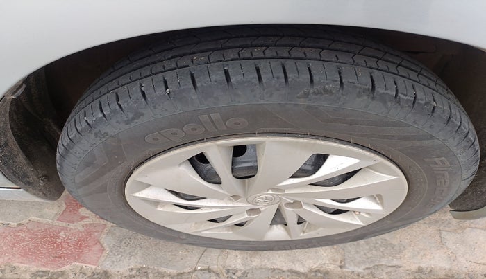 2022 Toyota Glanza S, Petrol, Manual, 52,908 km, tyre