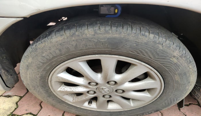 2013 Toyota Innova 2.5 VX 7 STR, Diesel, Manual, 1,33,562 km, tyre