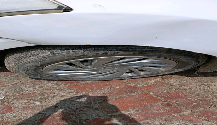 2012 Maruti Ertiga ZDI, Diesel, Manual, 2,49,244 km, tyre