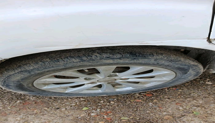 2012 Maruti Ertiga ZDI, Diesel, Manual, 2,49,244 km, tyre