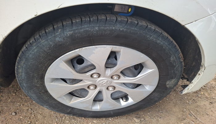 2017 Hyundai XCENT PRIME T CRDI, Diesel, Manual, 1,40,956 km, tyre