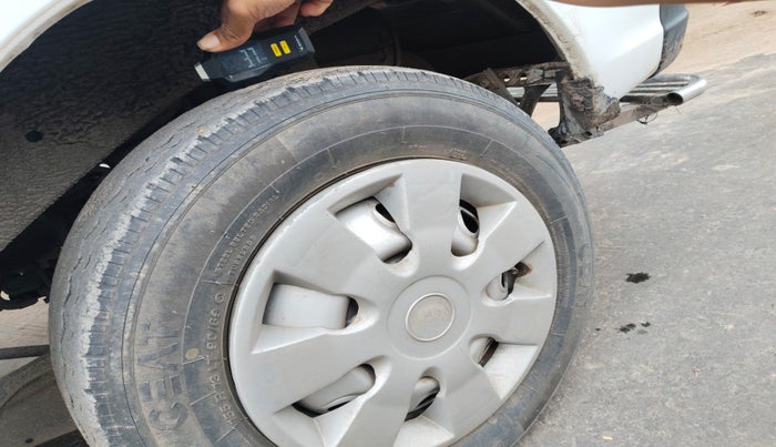 2022 Maruti Eeco 5 STR AC (O), Petrol, Manual, 38,621 km, tyre