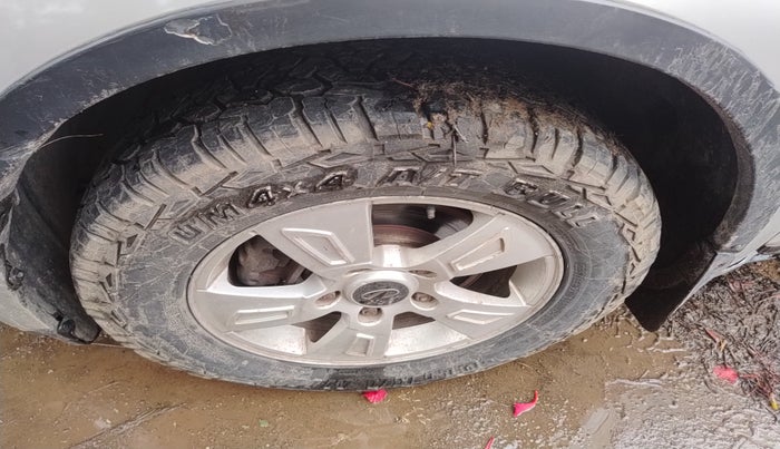 2012 Mahindra XUV500 W8, Diesel, Manual, 98,331 km, tyre