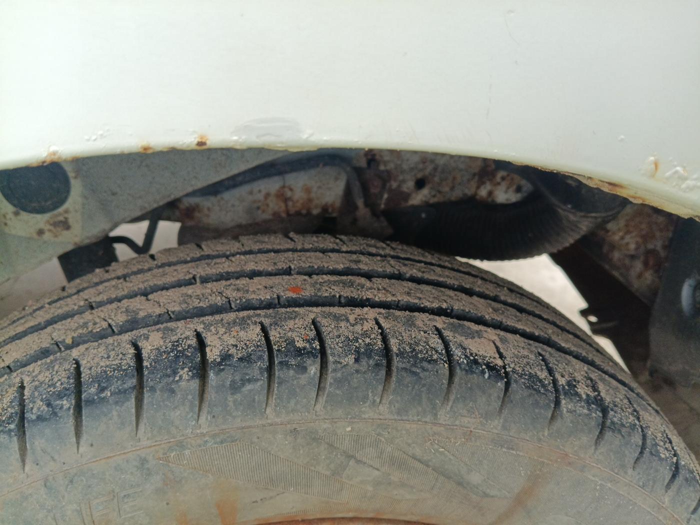 2010 Hyundai Santro Xing GLS, Petrol, Manual, 1,08,159 km, tyre
