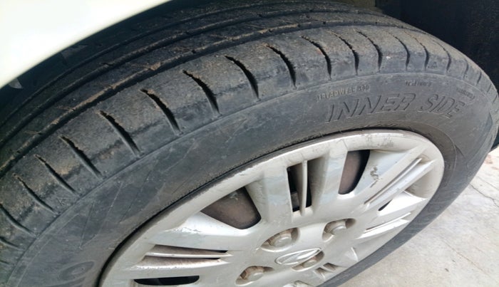 2010 Hyundai Santro Xing GLS, Petrol, Manual, 1,08,159 km, tyre
