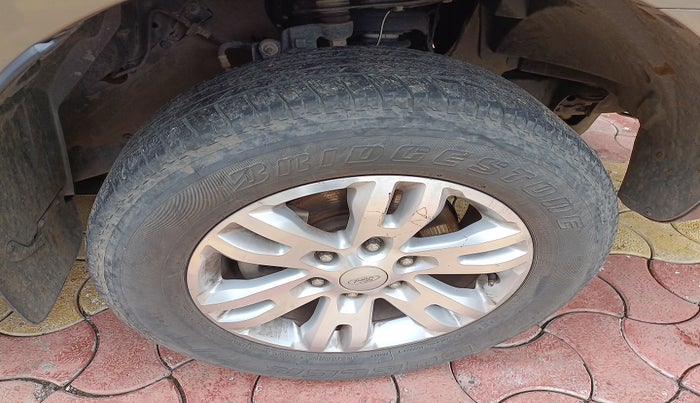2019 Ford Endeavour TITANIUM 2.2 4X2 MT, Diesel, Manual, 1,01,344 km, tyre