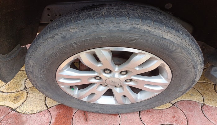 2019 Ford Endeavour TITANIUM 2.2 4X2 MT, Diesel, Manual, 1,01,344 km, tyre