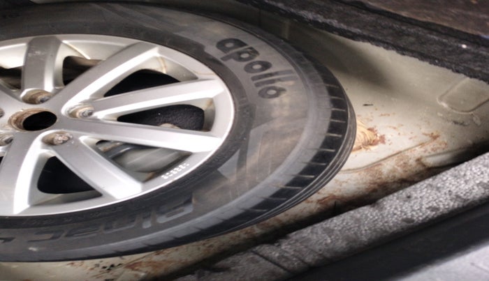 2010 Maruti SX4 ZXI, Petrol, Manual, 91,008 km, tyre