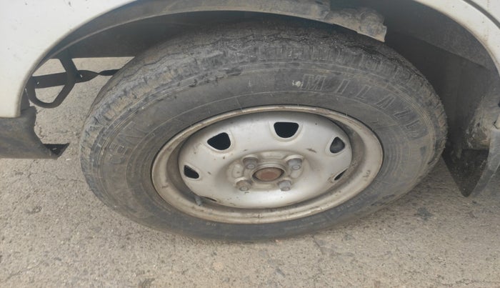 2013 Maruti Eeco 7 STR, Petrol, Manual, 94,955 km, tyre