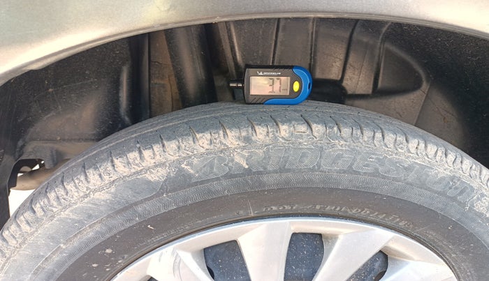 2019 Maruti Swift VXI, Petrol, Manual, 50,972 km, tyre